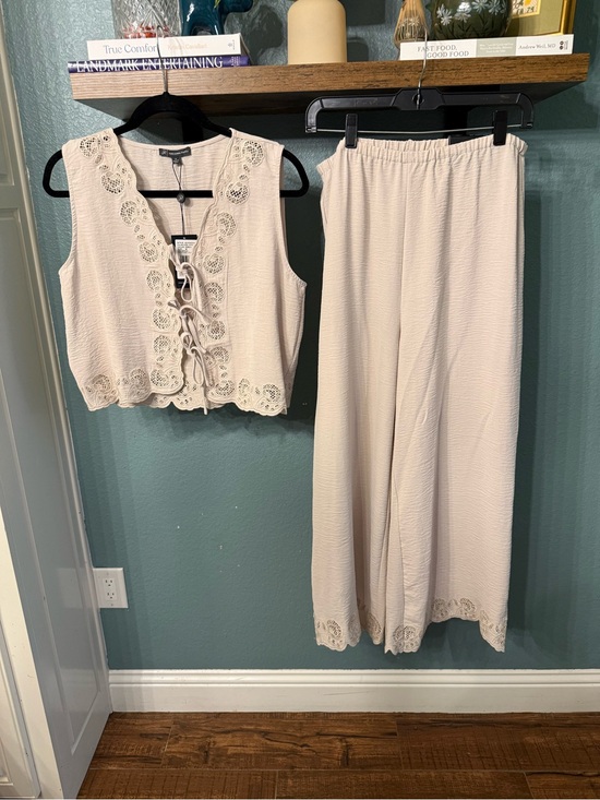 Adrianna Papell Other - NWT Adrianna Papell 2PC Ivory Lace Trim Tie Front Wide Leg Pants Set M Boho